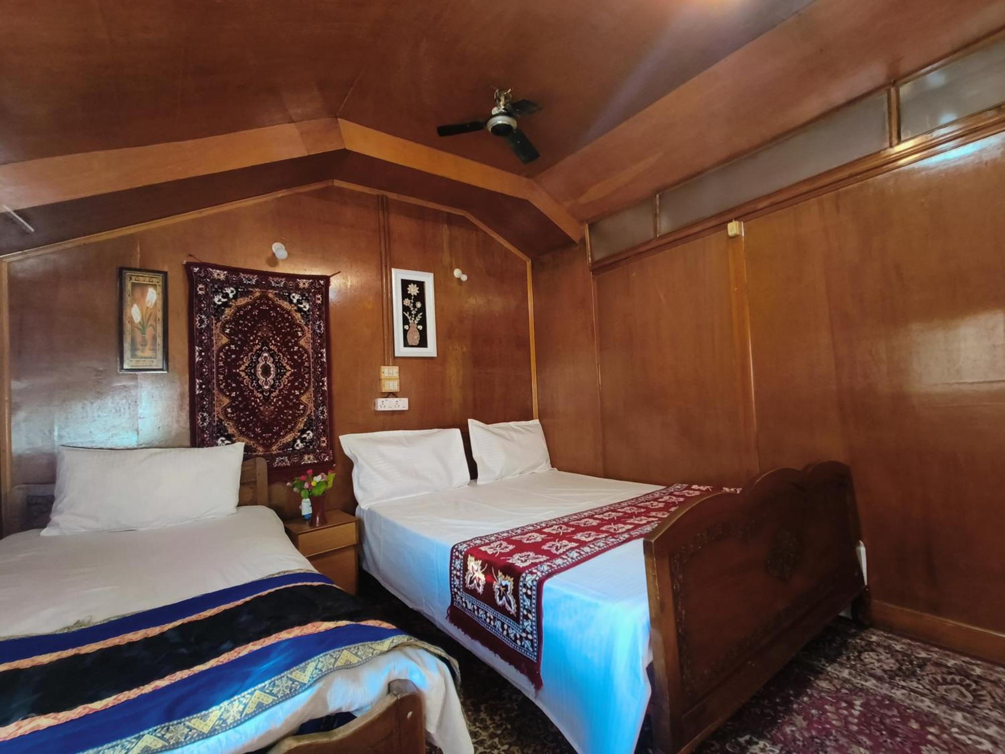 فندق Houseboat New Suzan Srīnagar المظهر الخارجي الصورة