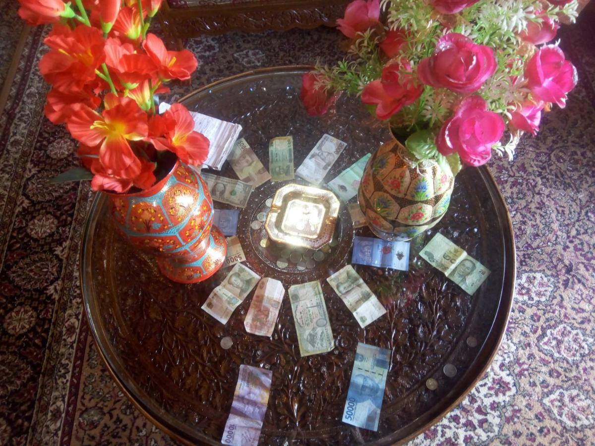 فندق Houseboat New Suzan Srīnagar المظهر الخارجي الصورة